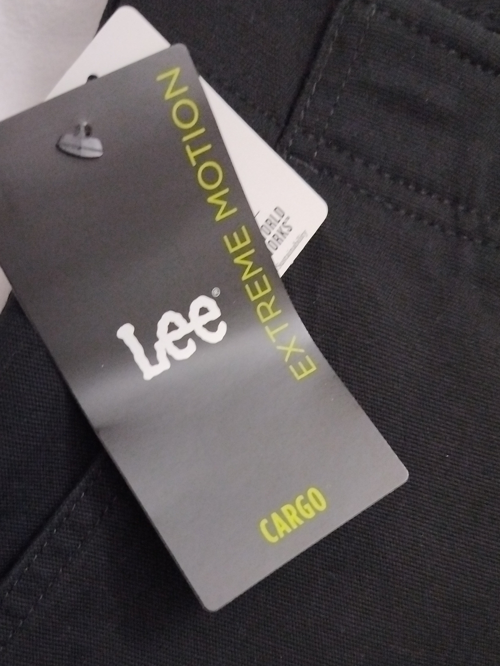 Men's Lee Extreme Motion Regular Straight Fit Cargo Pants 38x30 Black NWT - Picture 6 of 13